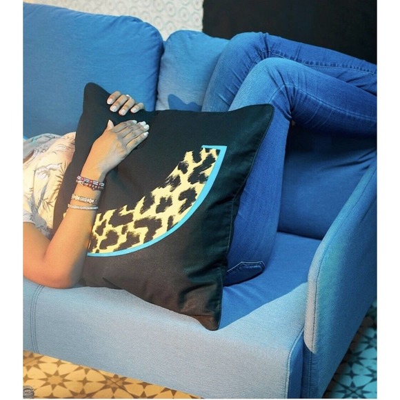 IKEA ÖMSESIDIG‎ OMSESIDIG Cushion Cover, Black/Yellow (505.460.55) NEW - Picture 4 of 4